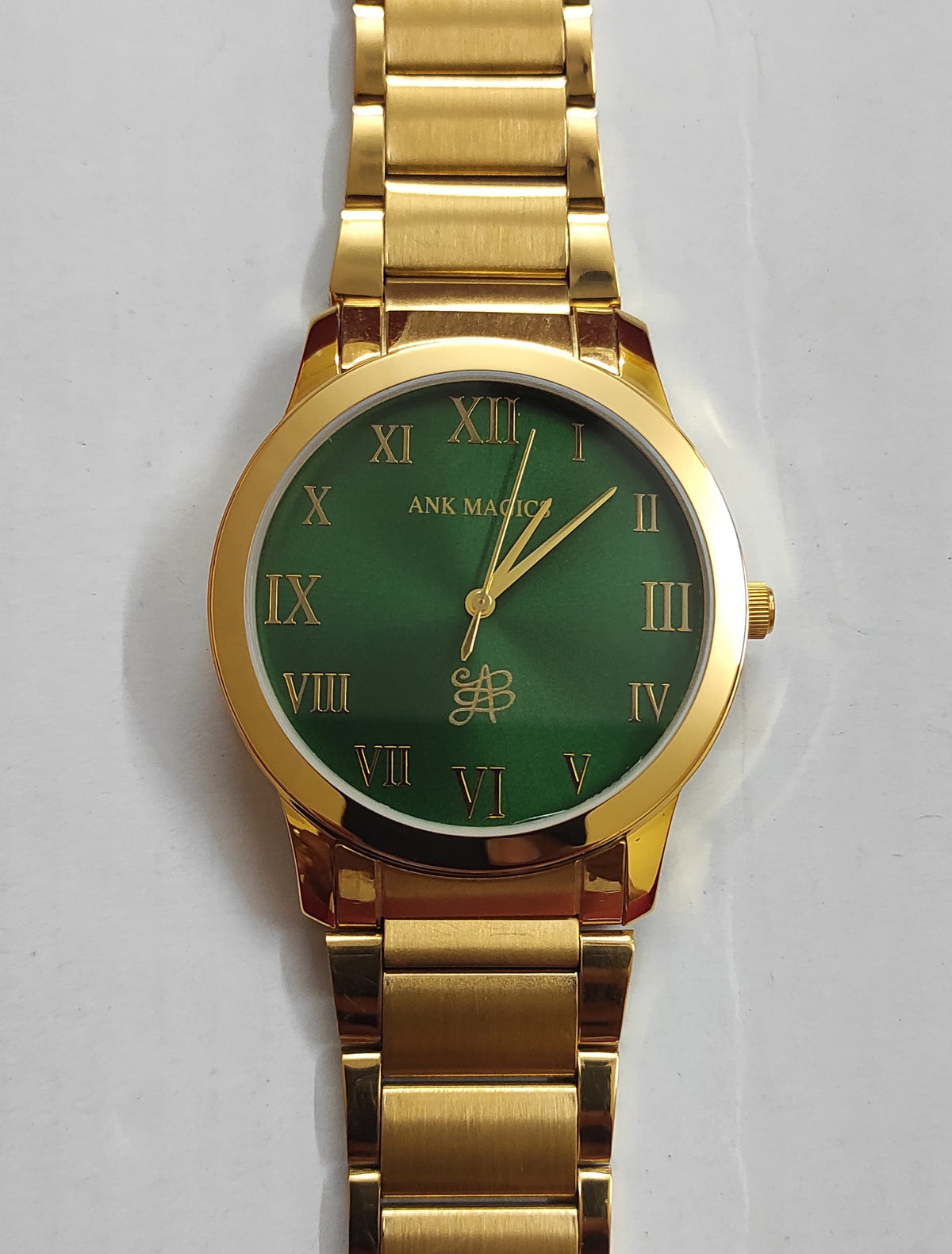 GREEN DIAL GOLDEN BELT LUCKY WATCH